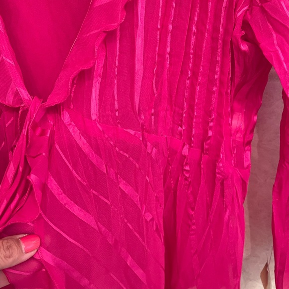 Women’s Fuchsia Blouse - Picture 4 of 8